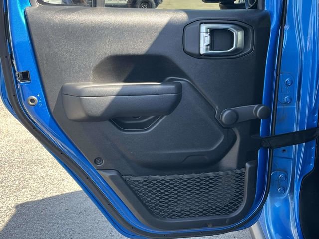 Used 2022 Jeep Gladiator Sport AWD/4WD image 16
