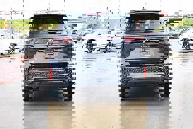 New 2026 Volkswagen Tiguan SEL R-Line image 5