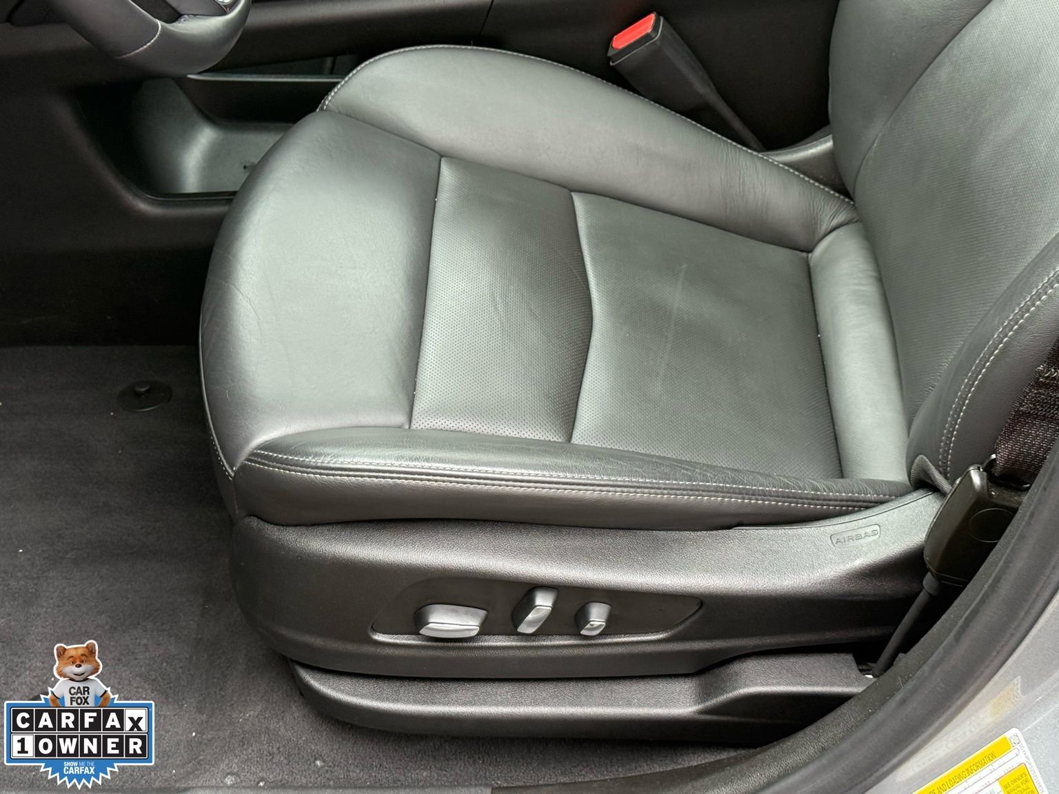 Used 2025 Cadillac XT6 Premium Luxury image 2