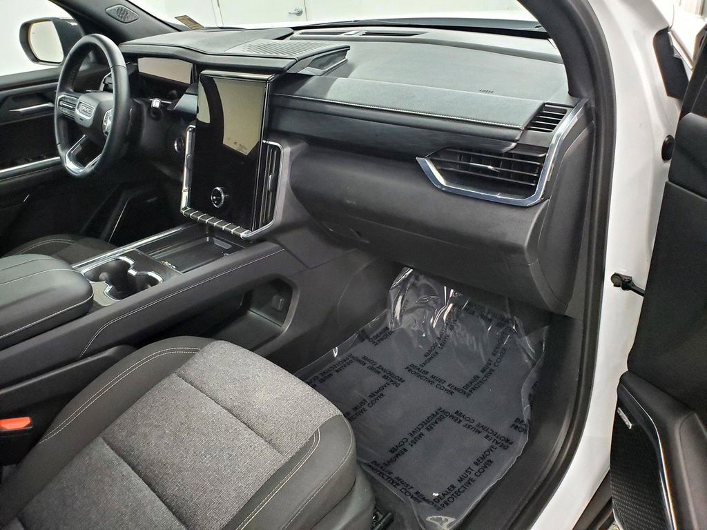 Used 2025 GMC Acadia Elevation image 11