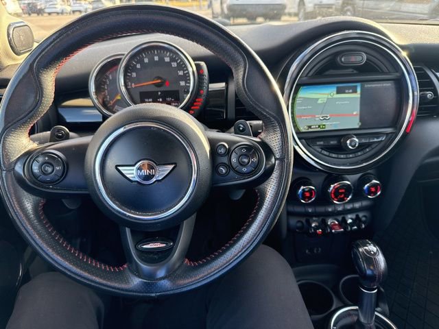 Used 2016 MINI Cooper S image 9