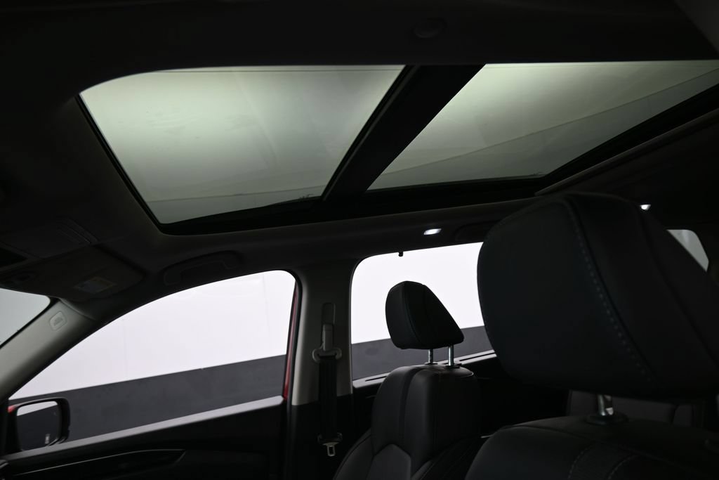 Used 2025 Honda Pilot Touring image 11