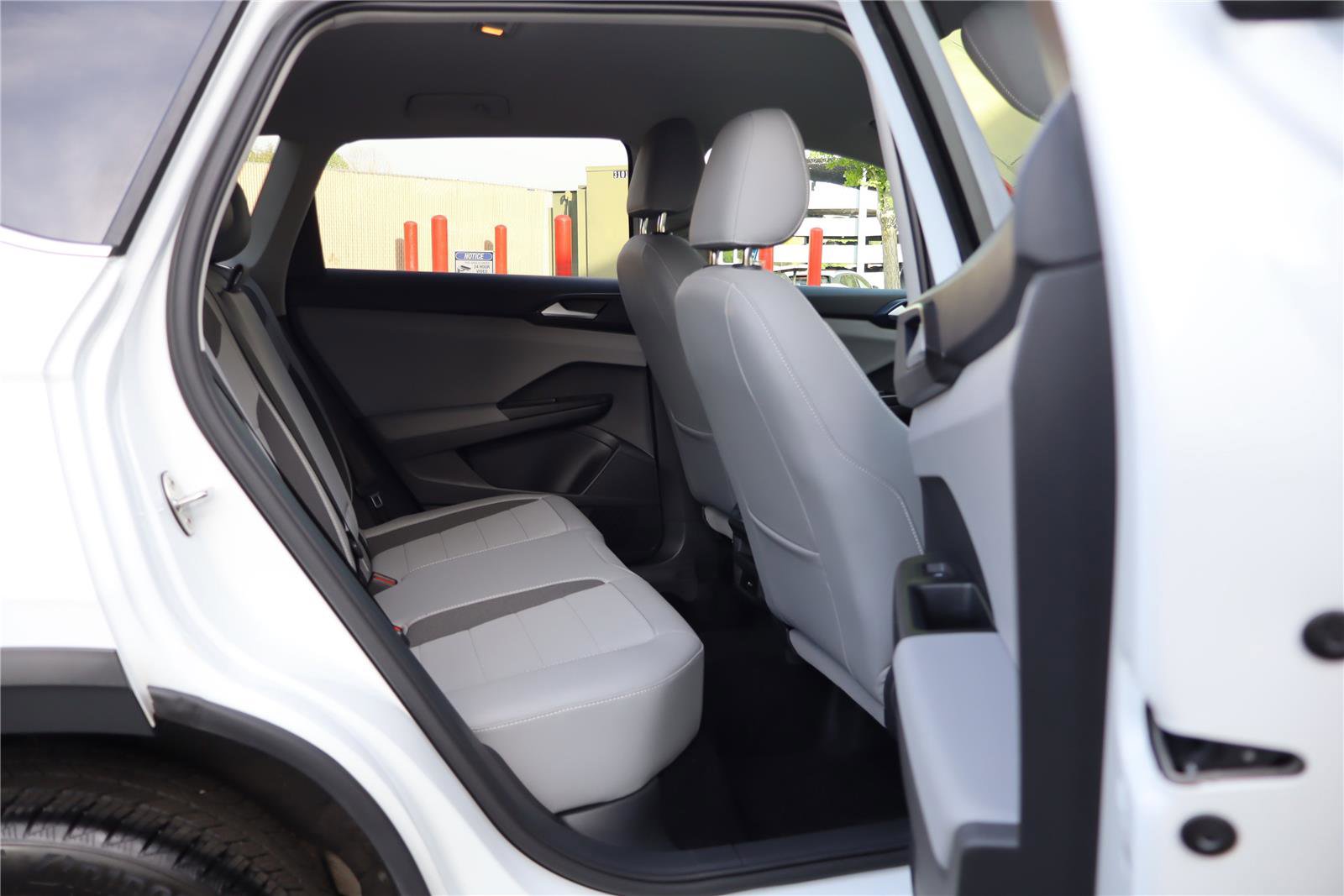 Certified 2022 Volkswagen Taos SE image 27