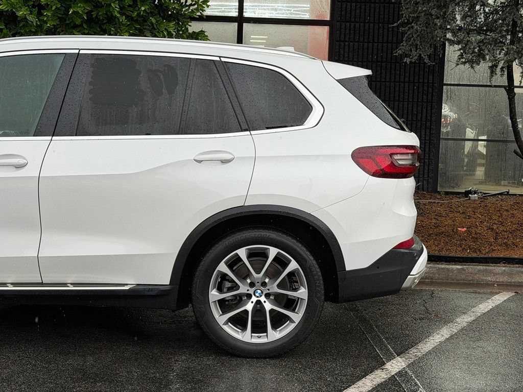 Used 2023 BMW X5 xDrive40i AWD/4WD image 11