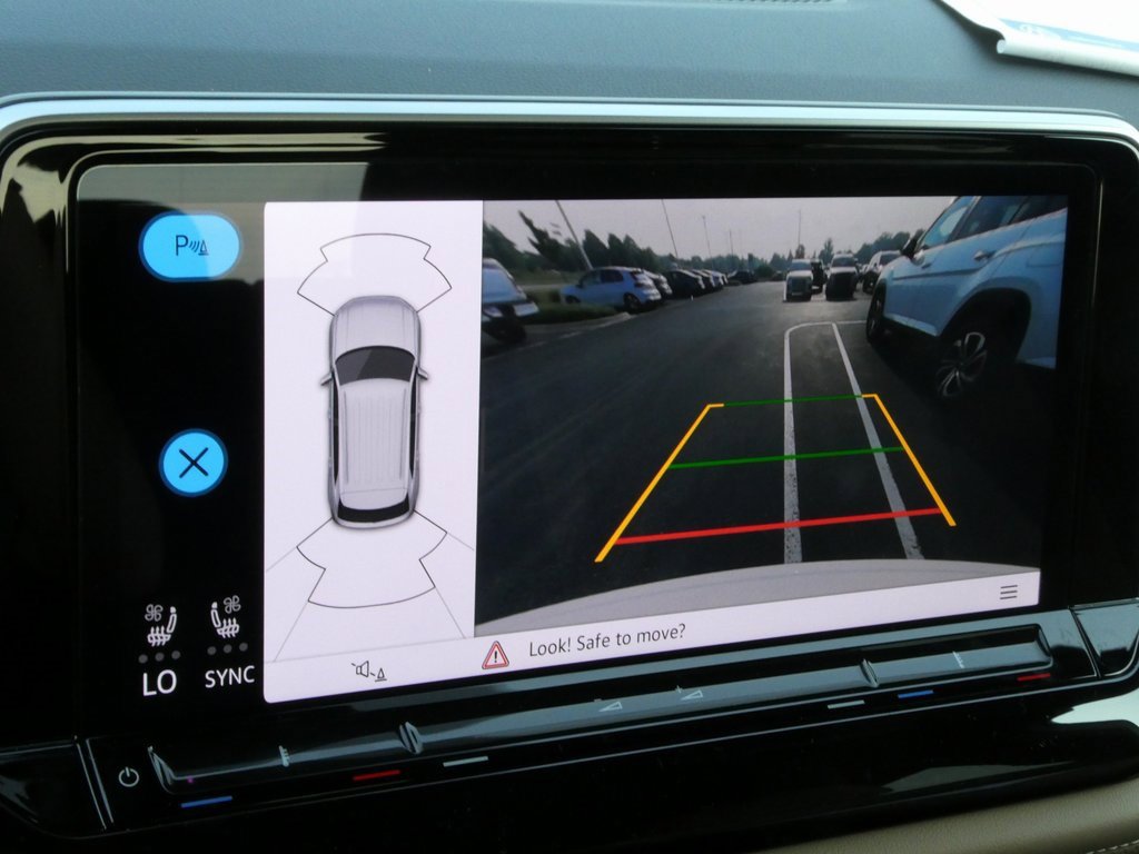 New 2025 Volkswagen Atlas Cross Sport SE image 7