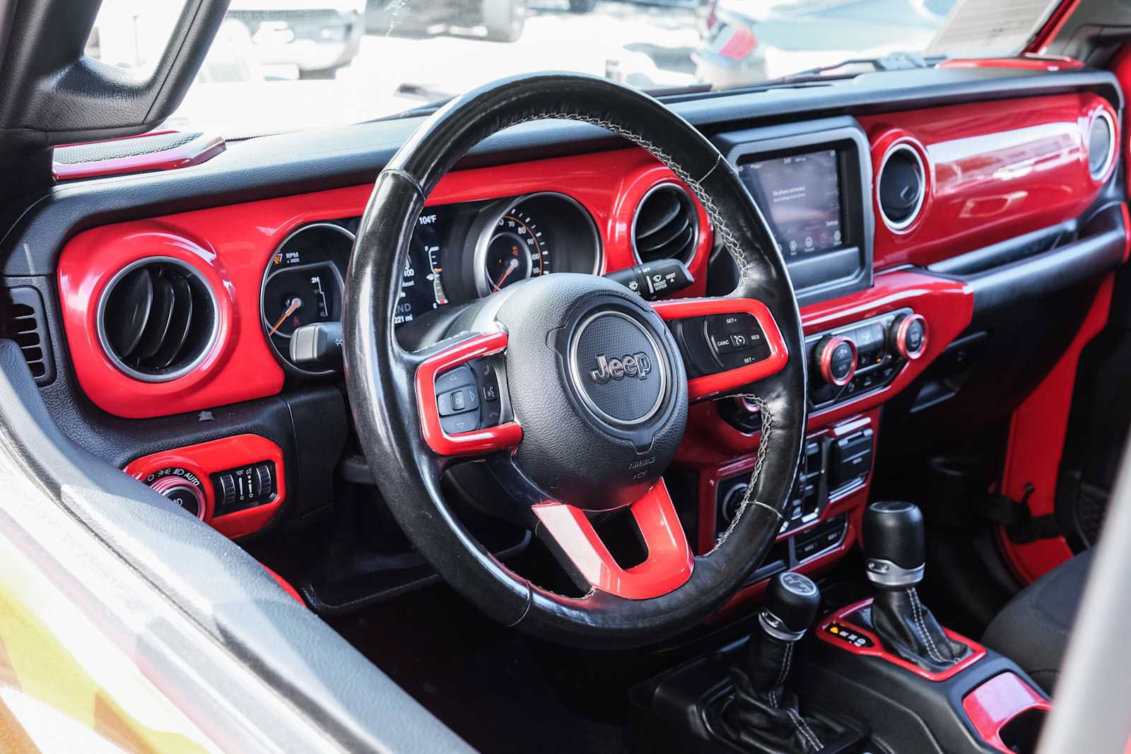 Used 2020 Jeep Gladiator Overland w/ LED Lighting Group AWD/4WD image 23