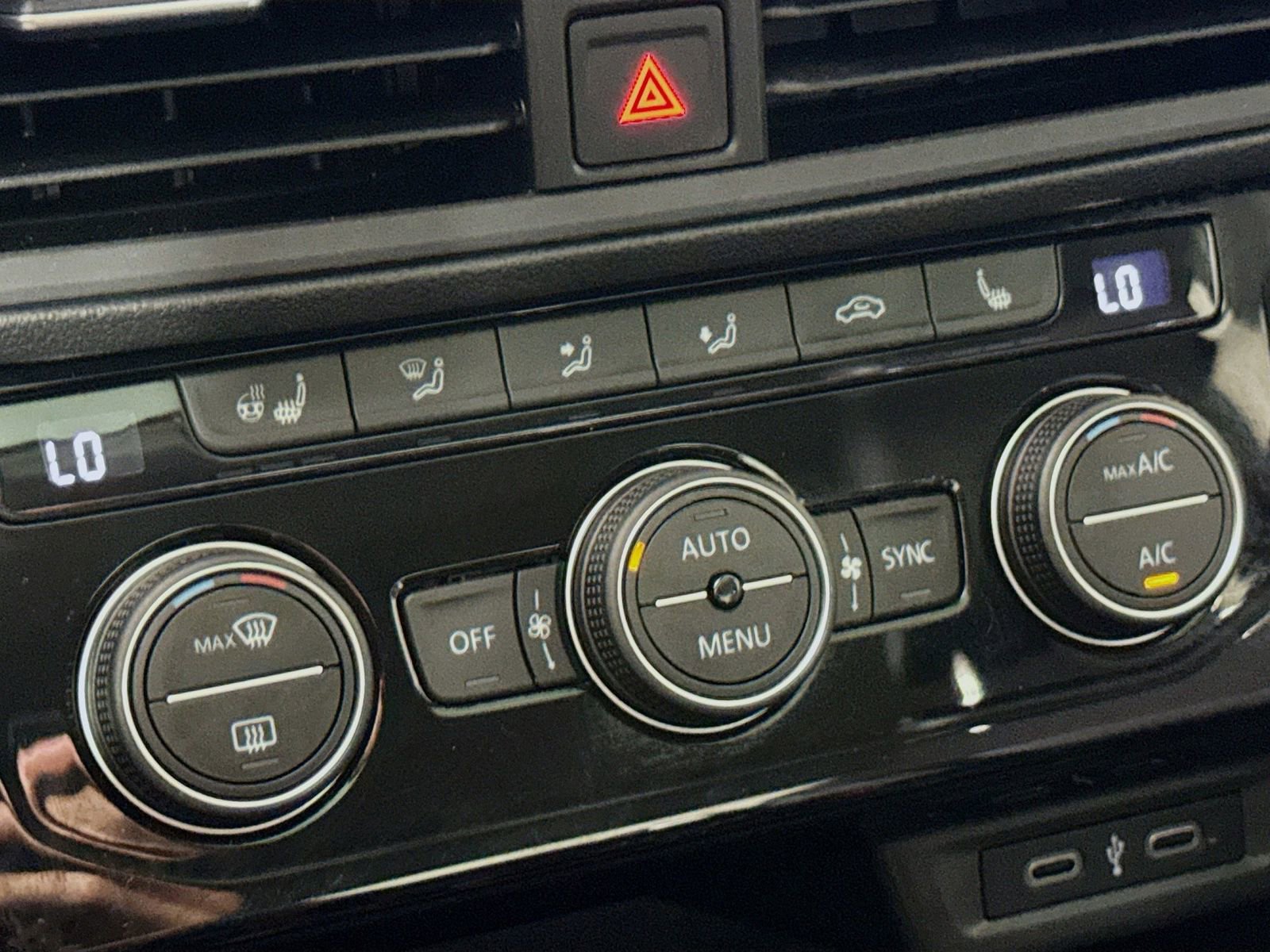 Certified 2021 Volkswagen Jetta SE w/ SE Cold Weather Package FWD image 19