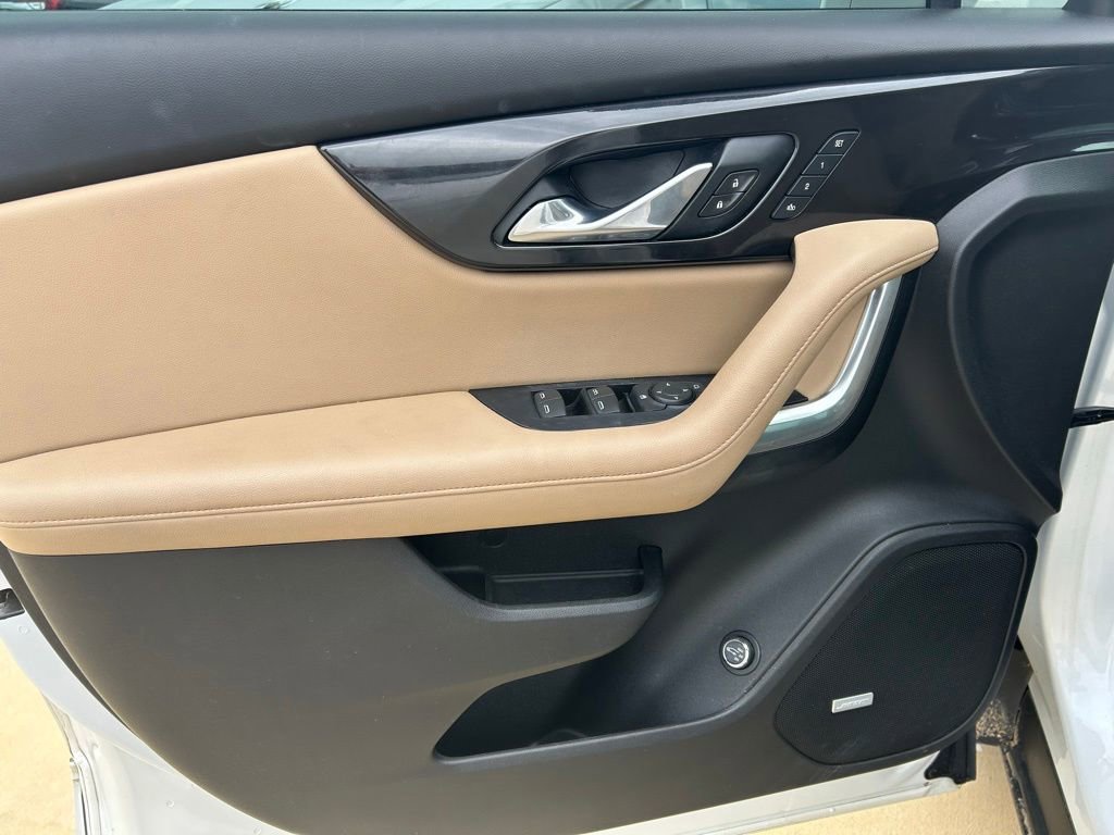 Used 2020 Chevrolet Blazer Premier w/ LPO, Floor Liner Package FWD image 3