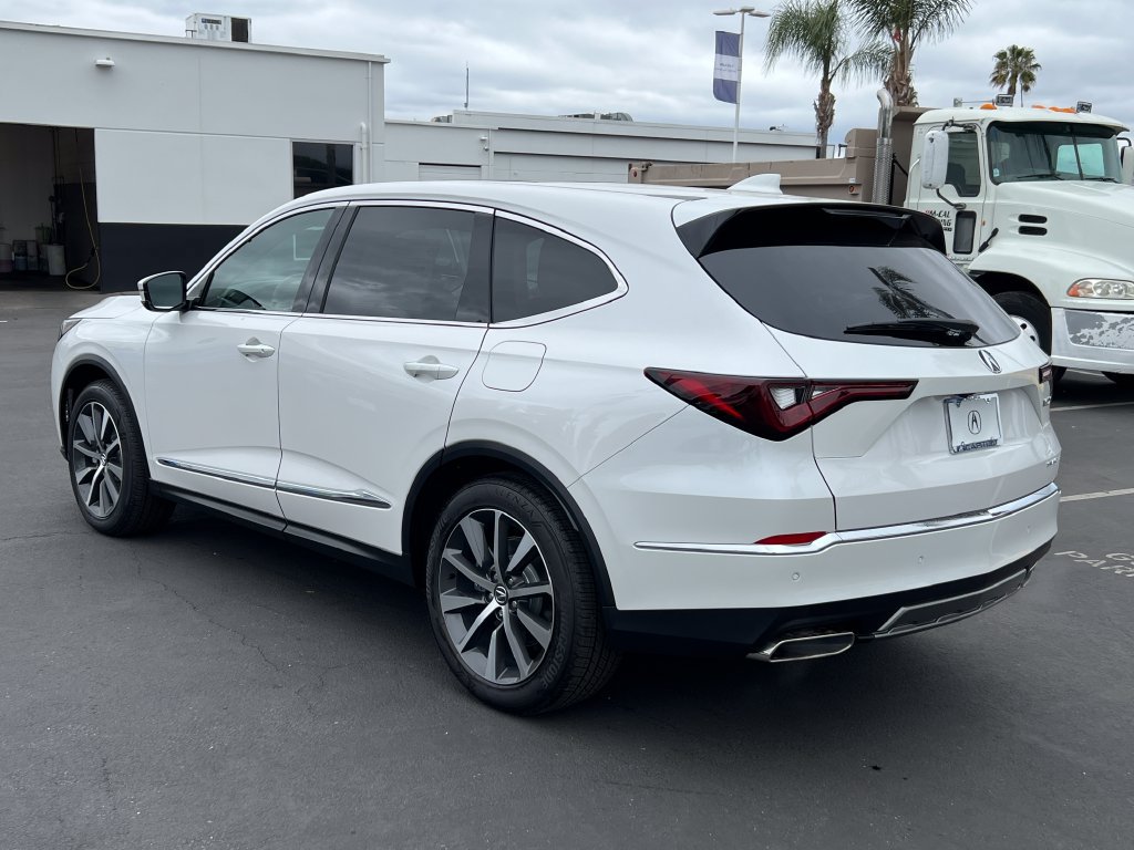 Certified 2026 Acura MDX w/ Technology Package AWD/4WD image 8