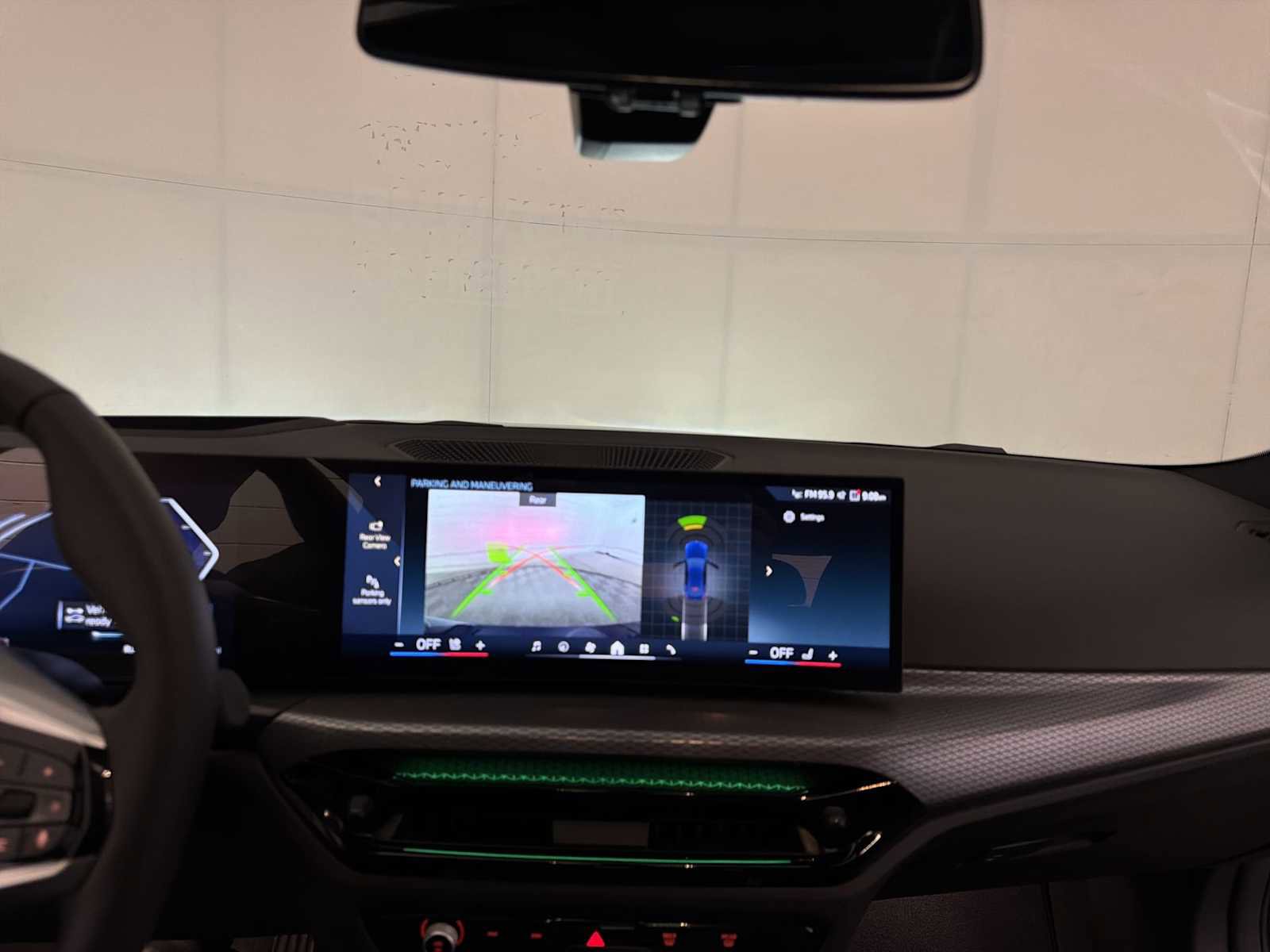 Used 2025 BMW i4 eDrive40 w/ Premium Package image 15