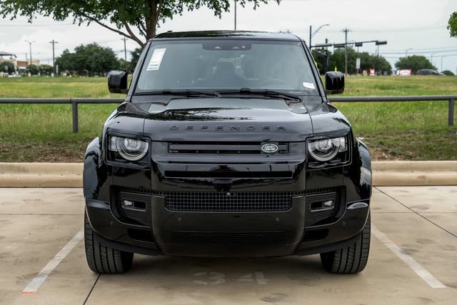 Used 2025 Land Rover Defender 130 V8 AWD/4WD image 5