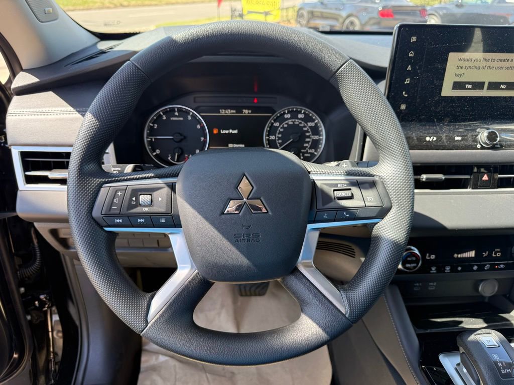 New 2026 Mitsubishi Outlander ES image 31