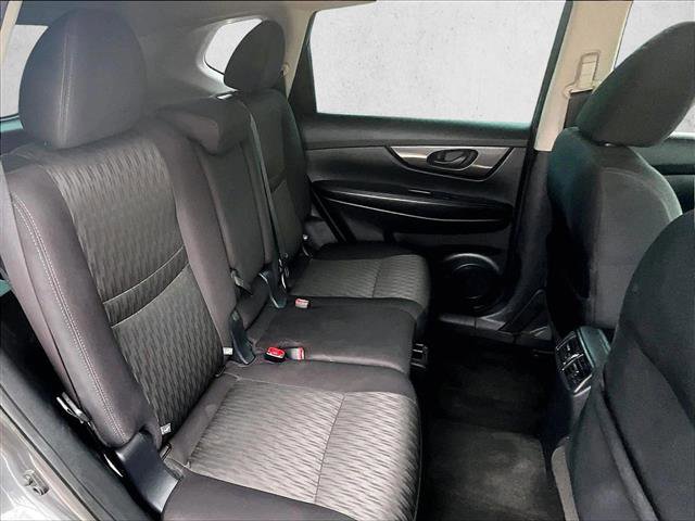 Used 2020 Nissan Rogue S FWD image 28