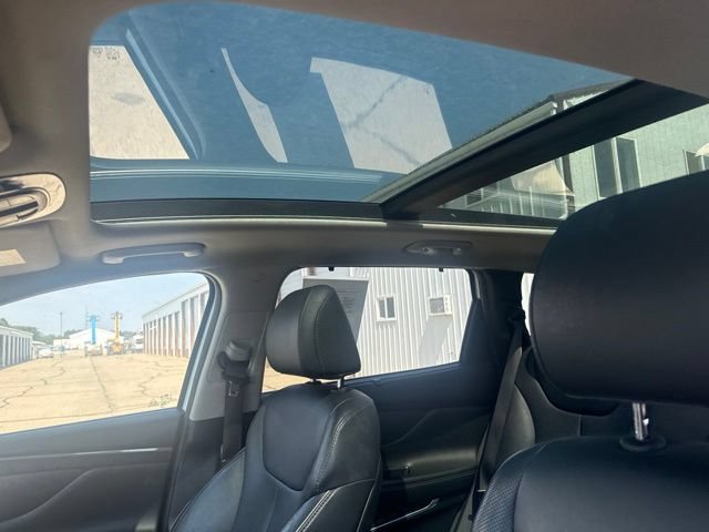 Used 2021 Hyundai Santa Fe SEL w/ Convenience + Premium Package AWD/4WD image 3