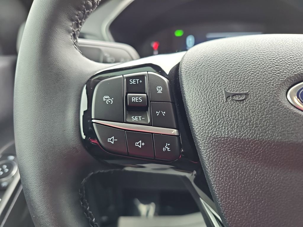 Used 2025 Ford Escape SE image 22