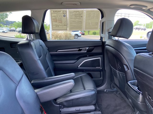 Used 2025 Kia Telluride S image 21