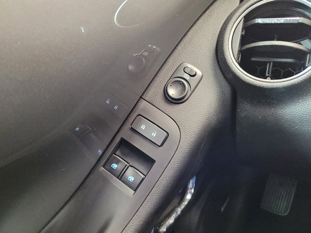 Used 2015 Chevrolet Camaro LT RWD image 27