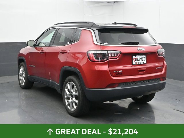 Used 2025 Jeep Compass Limited AWD/4WD image 12