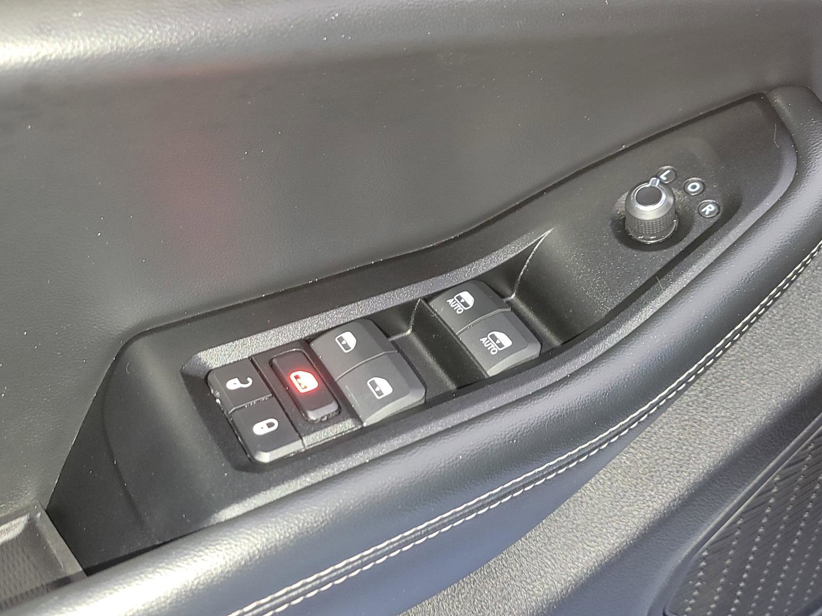 Certified 2024 Jeep Grand Cherokee L Laredo AWD/4WD image 7