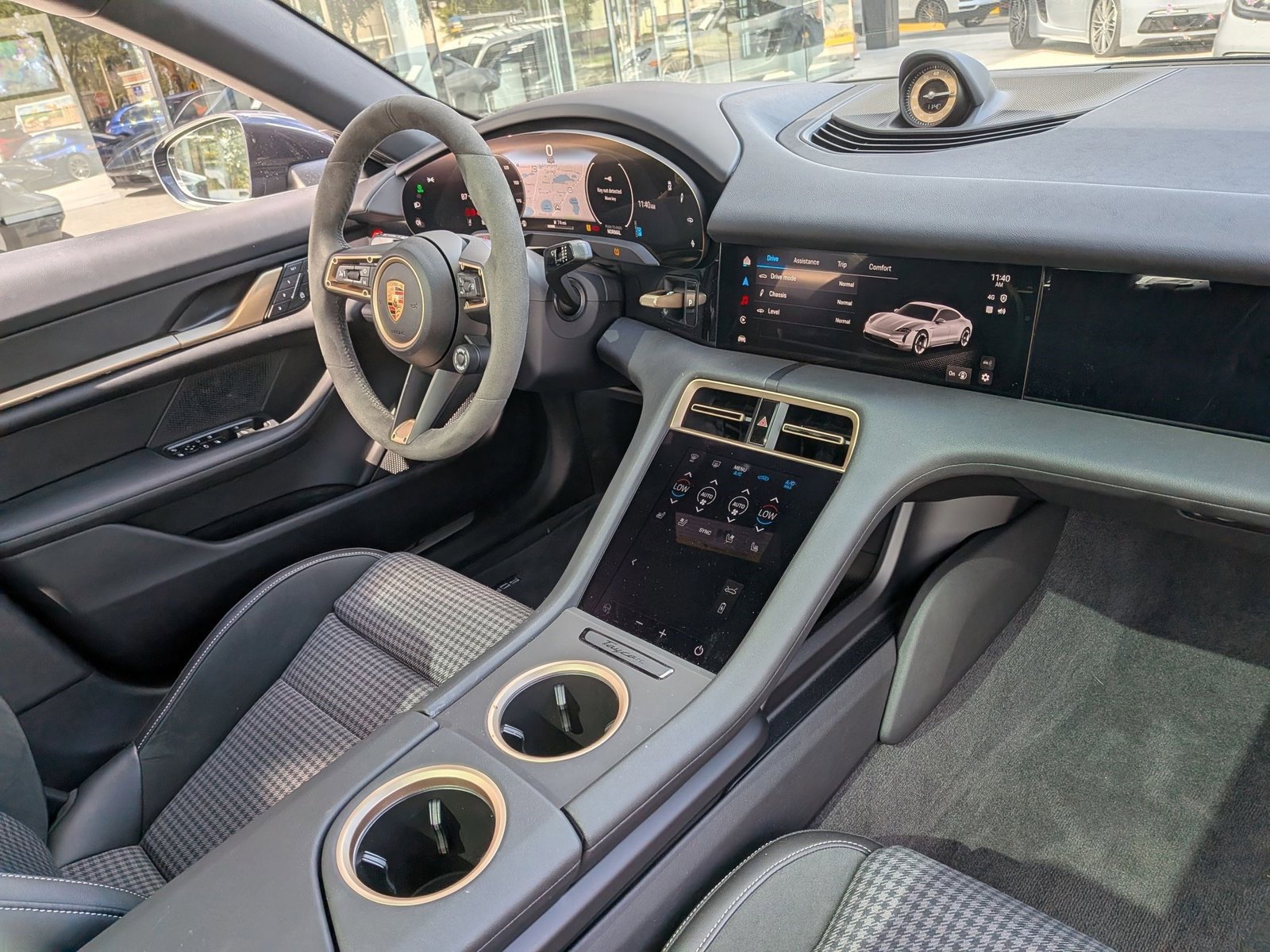 New 2025 Porsche Taycan 4S AWD/4WD image 27