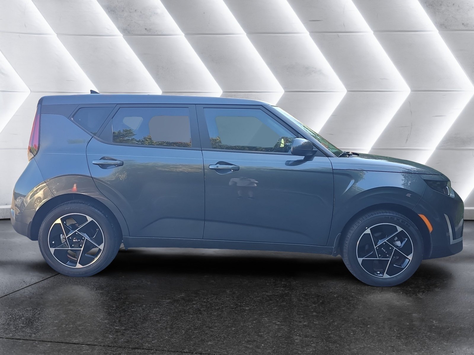 Used 2025 Kia Soul EX FWD image 6