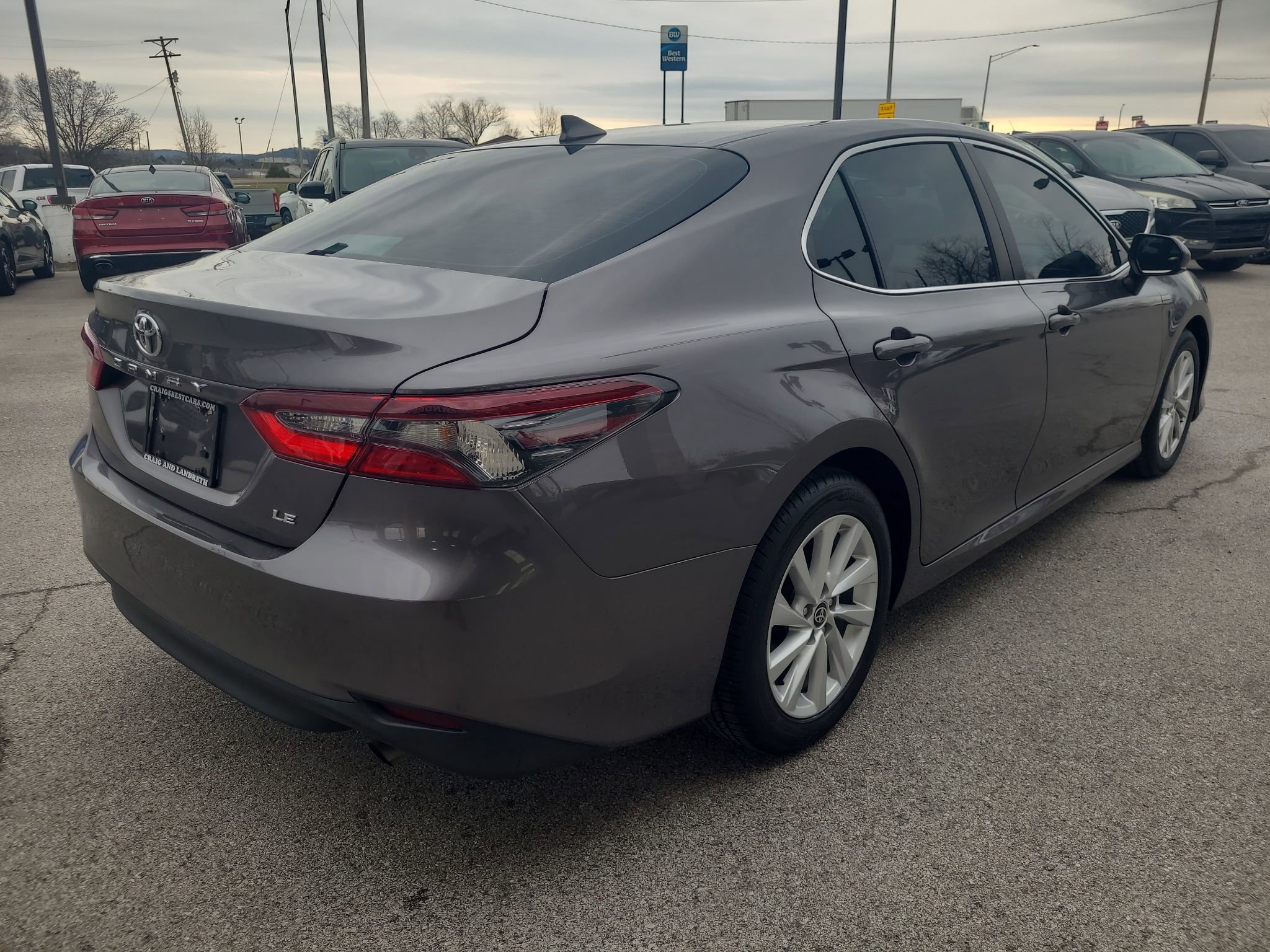 Used 2022 Toyota Camry LE image 3