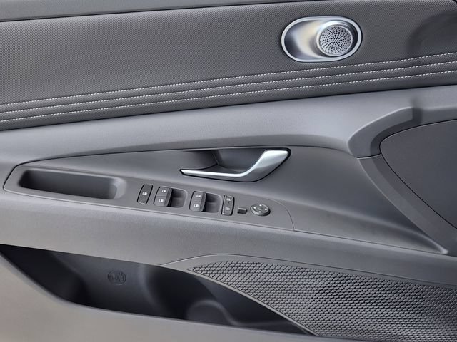 Certified 2025 Hyundai Elantra Sport FWD image 16