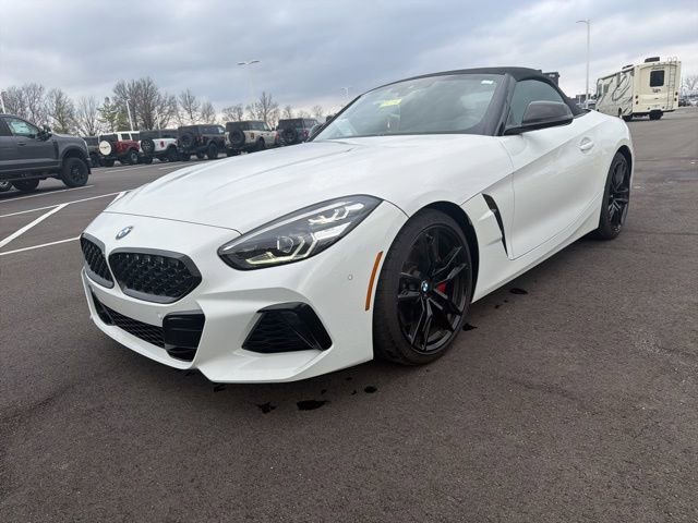 Used 2022 BMW Z4 M40i w/ Premium Package image 4