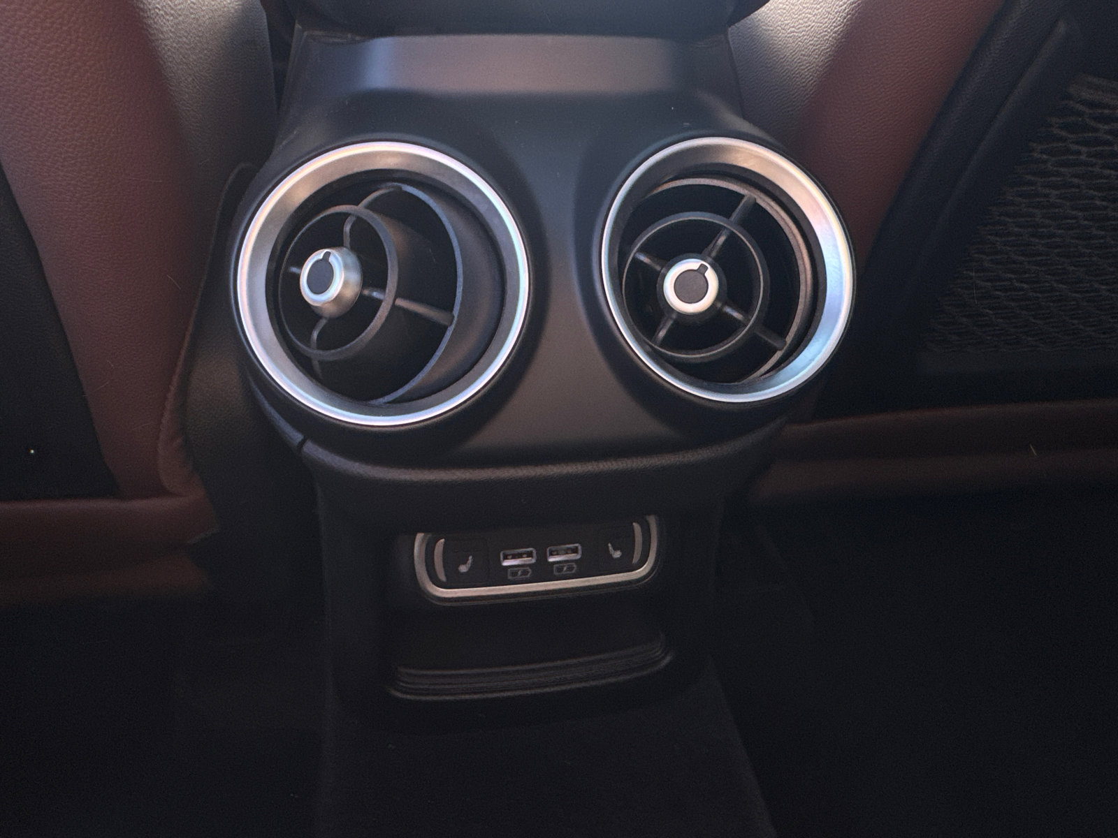 Used 2024 Alfa Romeo Stelvio Ti image 25