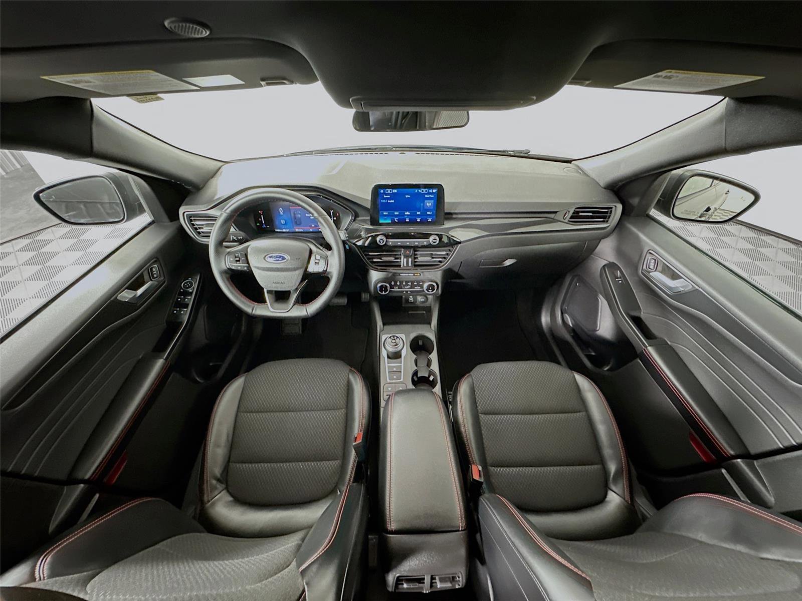 Used 2025 Ford Escape ST-Line image 29