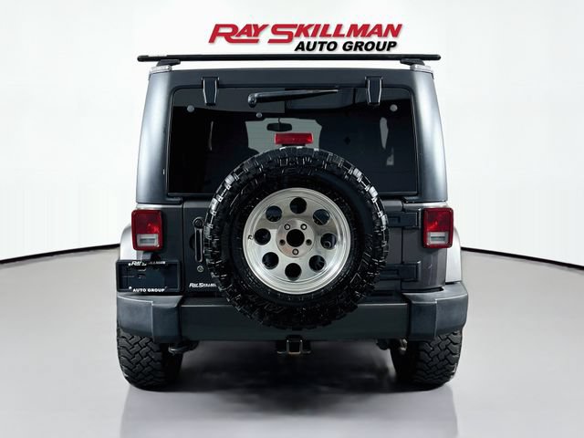 Used 2017 Jeep Wrangler Unlimited Sahara w/ Connectivity Group AWD/4WD image 6