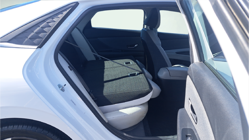 Used 2024 Hyundai Elantra Limited FWD image 26