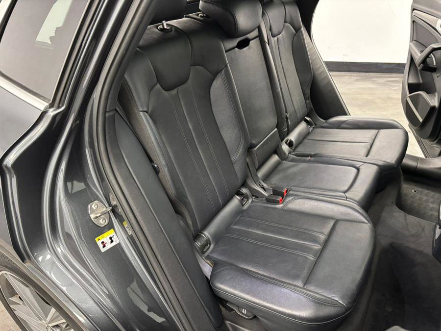 Used 2018 Audi SQ5 Premium Plus w/ Navigation Package image 37