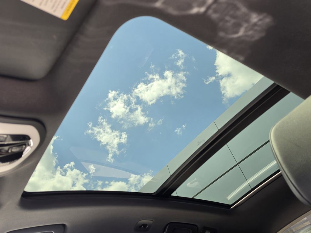 Certified 2023 Porsche Macan image 14