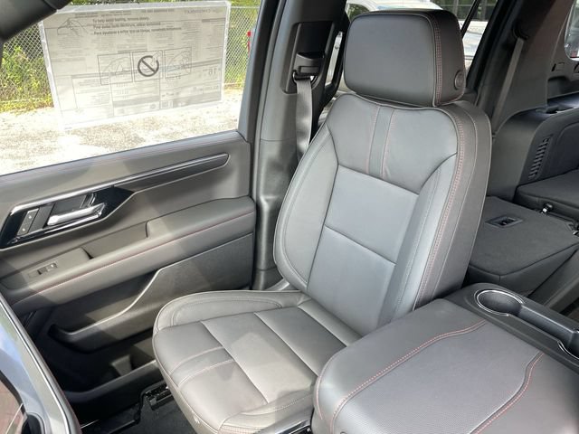 New 2026 Chevrolet Suburban RST w/ Comfort Package AWD/4WD image 25