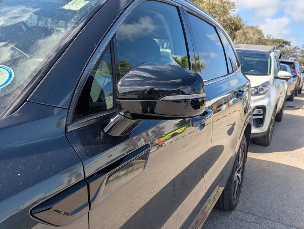 Used 2021 Kia Sorento EX w/ Panoramic Sunroof Package image 4