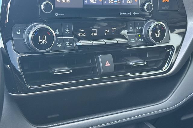 Certified 2022 Toyota Highlander XLE AWD/4WD image 26