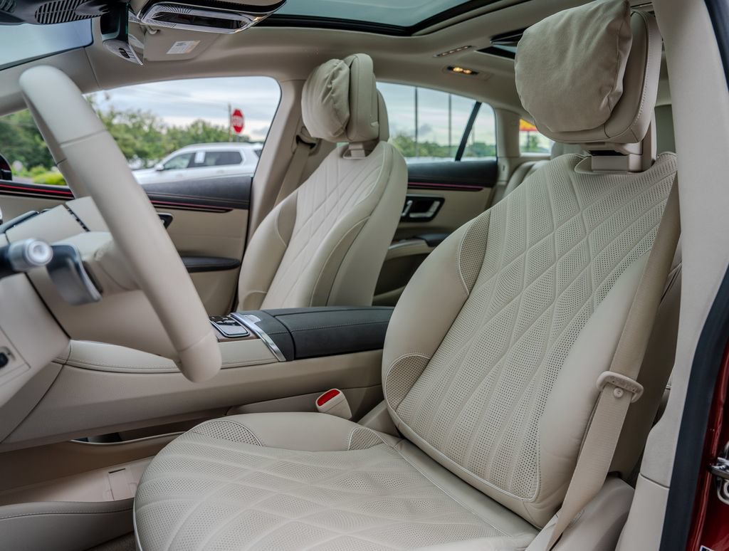 Used 2023 Mercedes-Benz EQS 580 4MATIC Sedan image 18