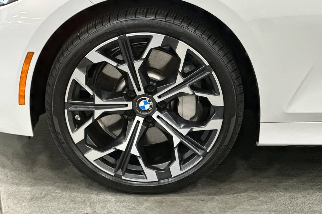 Used 2025 BMW 330i Sedan w/ Premium Package RWD image 32