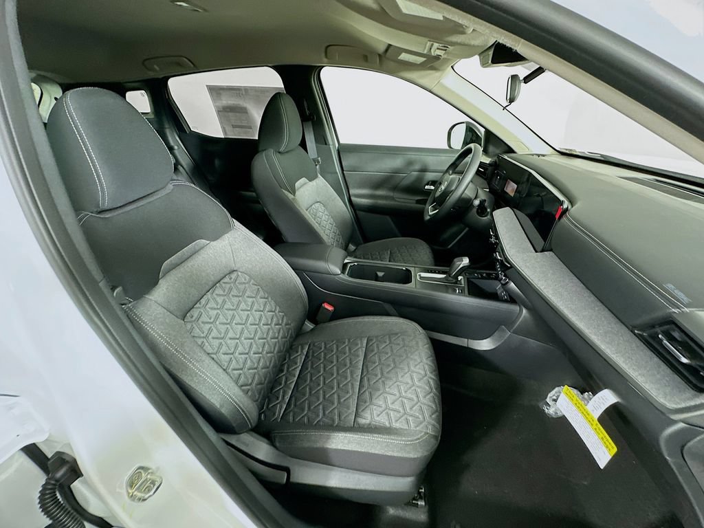 New 2026 Nissan Kicks SV w/ Cold Weather Package FWD image 34