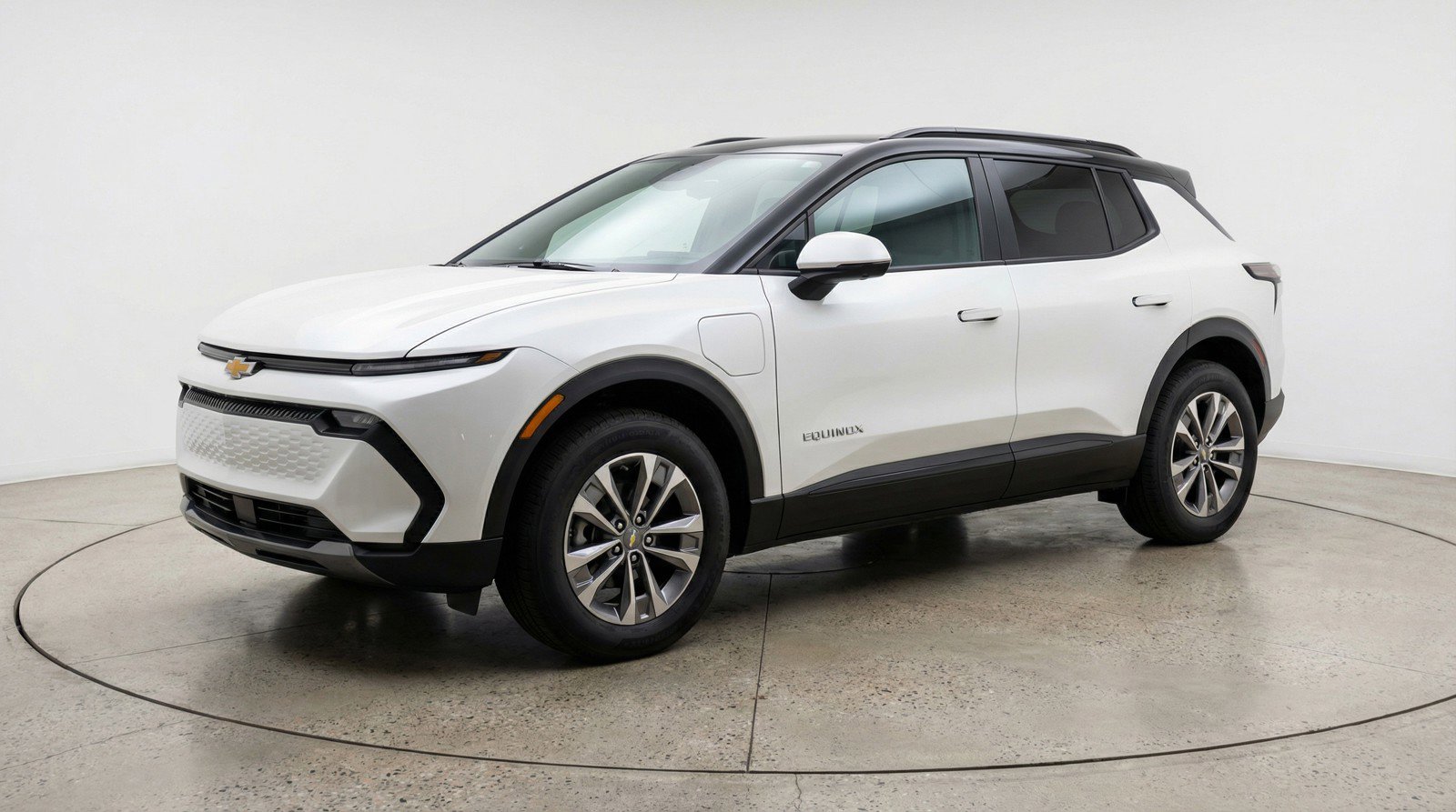 Used 2025 Chevrolet Equinox LT image 3
