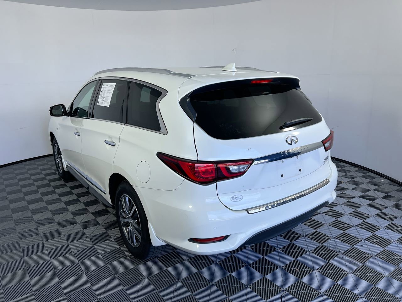 Used 2020 INFINITI QX60 Luxe w/ Essential Package FWD image 5
