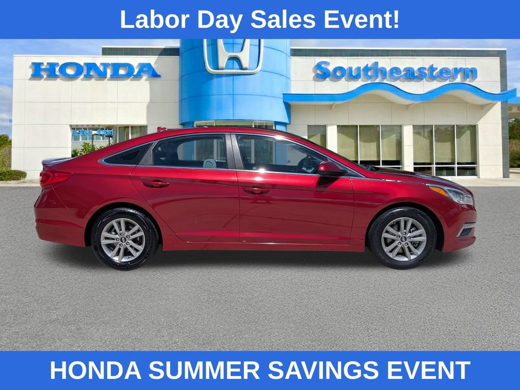 Used 2015 Hyundai Sonata SE w/ Option Group 09 FWD image 2