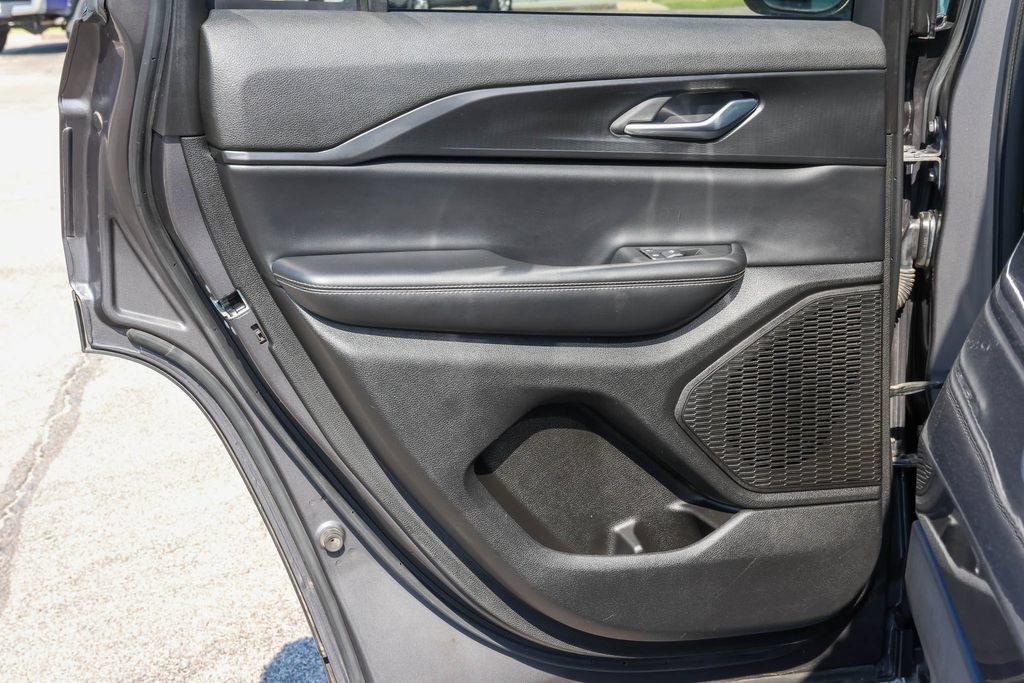 Used 2024 Jeep Grand Cherokee Laredo AWD/4WD image 6