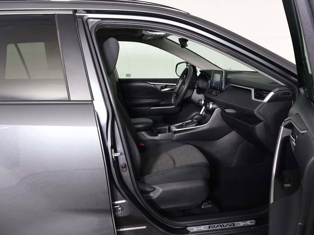 Used 2022 Toyota RAV4 XLE w/ Convenience Package image 31