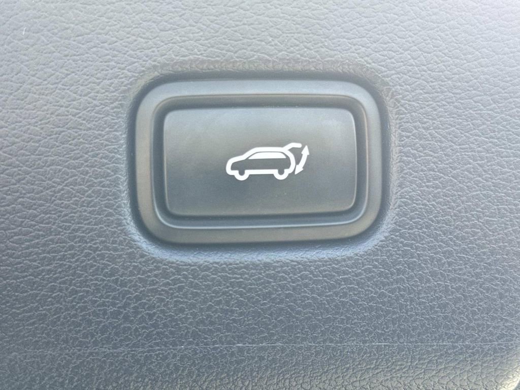 Used 2024 Hyundai Palisade Limited image 13