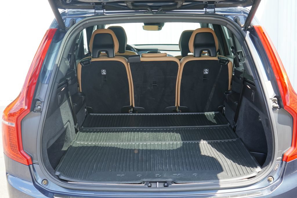Used 2019 Volvo XC90 T6 Momentum w/ Protection Package Premier AWD/4WD image 9