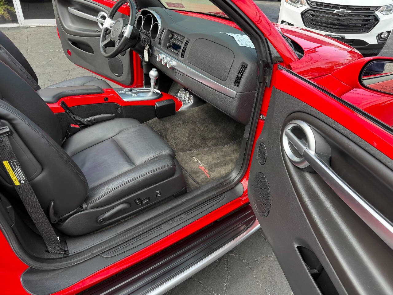 Used 2004 Chevrolet SSR w/ Preferred Equipment Group RWD image 20