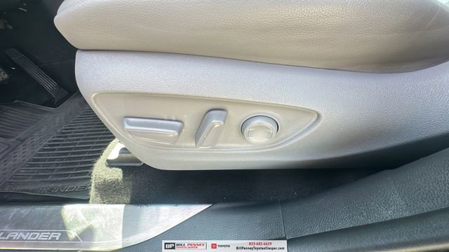 Used 2023 Toyota Highlander XLE image 16