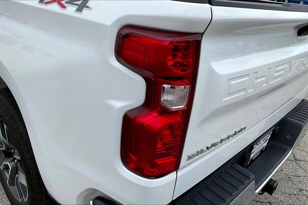 Used 2023 Chevrolet Silverado 1500 LT AWD/4WD image 28